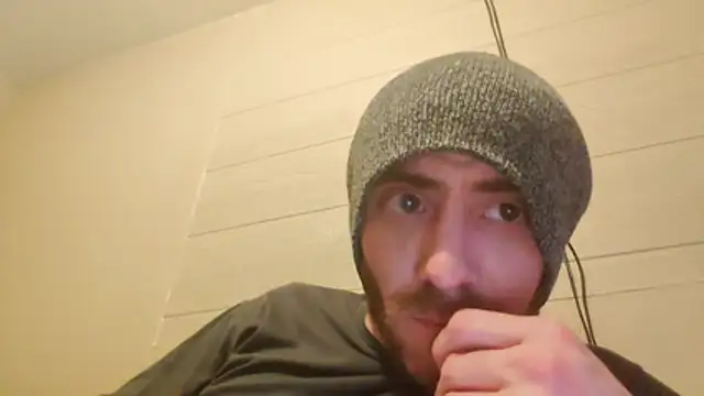 Snapshot of Huntzg23 chatting on February 15, 7:05 am Huntzg23 online show from February 15, 7:05 am