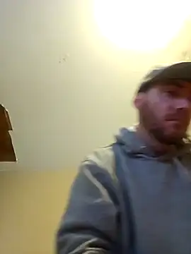 Snapshot of Huntzg23 chatting on February 18, 8:49 pm Huntzg23 online show from February 18, 8:49 pm