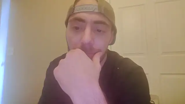 Snapshot of Huntzg23 chatting on February 19, 9:38 am Huntzg23 online show from February 19, 9:38 am