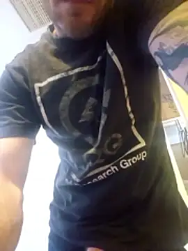 Snapshot of Huntzg23 chatting on March 4, 2:50 am Huntzg23 online show from March 4, 2:50 am