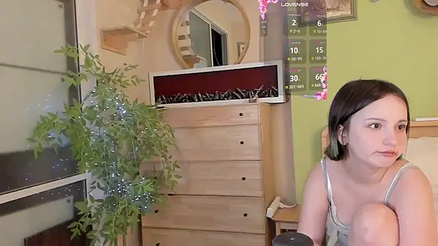 bumble bee online show from February 15, 9:11 pm