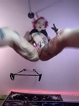 MommyMisfit online show from January 14, 10:43 am