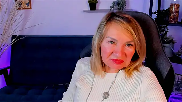 RosalindaFortuna online show from December 17, 2:00 pm