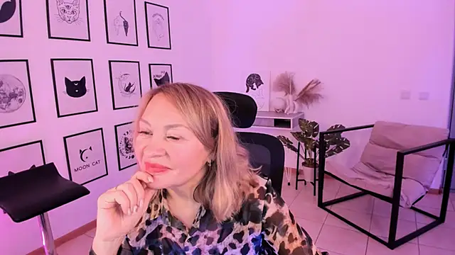 RosalindaFortuna online show from January 13, 11:41 am