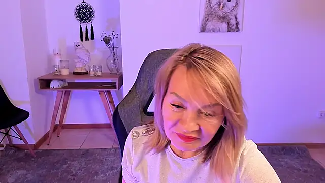 RosalindaFortuna online show from February 25, 1:50 pm