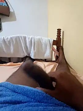 Snapshot of Luis2725m chatting on February 23, 8:50 pm Luis2725m online show from February 23, 8:50 pm