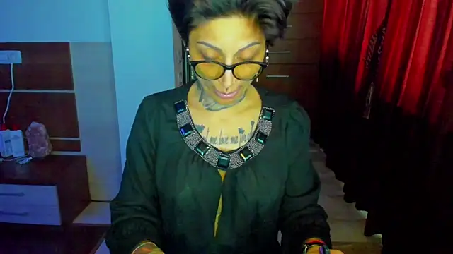 Lucky Deniz online show from March 17, 11:02 am