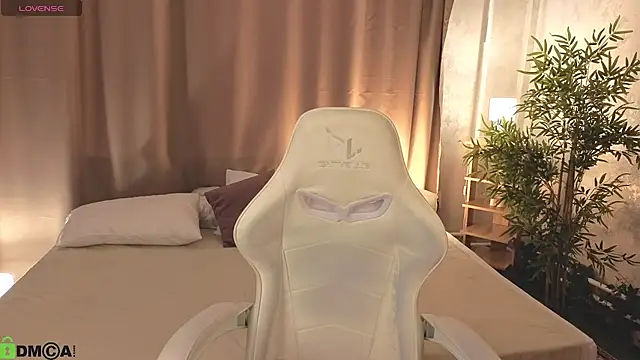 Cheryl  Brown online show from April 18, 2:59 am