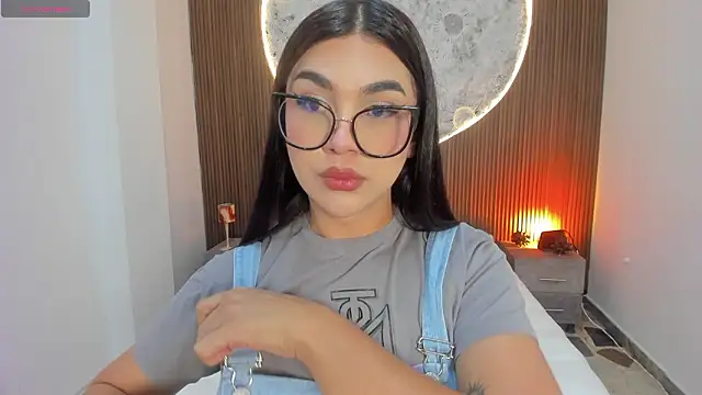 RoseCassie online show from March 12, 1:06 pm