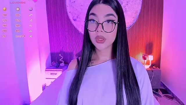 RoseCassie online show from June 16, 1:25 pm