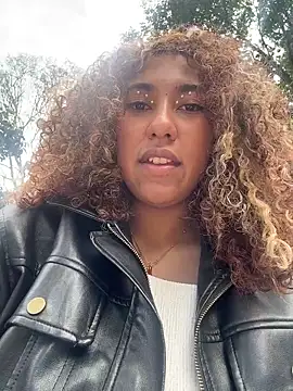 lauraltt online show from February 13, 7:54 pm