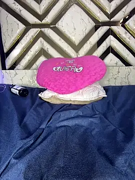 evaFiore online show from May 16, 7:56 pm