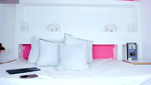 KendalPrince online show from October 22, 2:50 pm