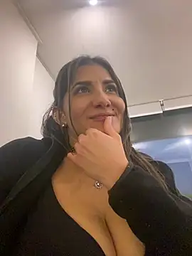 AlejandritaMilano online show from July 24, 10:19 pm