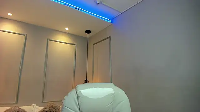 PerlaPreciosa online show from November 3, 12:39 pm