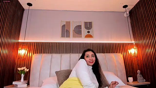 PerlaPreciosa online show from March 31, 4:13 am