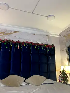 loladupont online show from December 19, 3:02 am