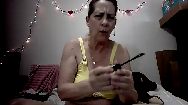 Snapshot of Keywest_Kate chatting on May 16, 6:39 pm Keywest Kate online show from May 16, 6:39 pm