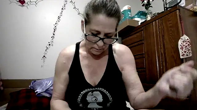 Snapshot of Keywest_Kate chatting on May 17, 11:45 pm Keywest Kate online show from May 17, 11:45 pm
