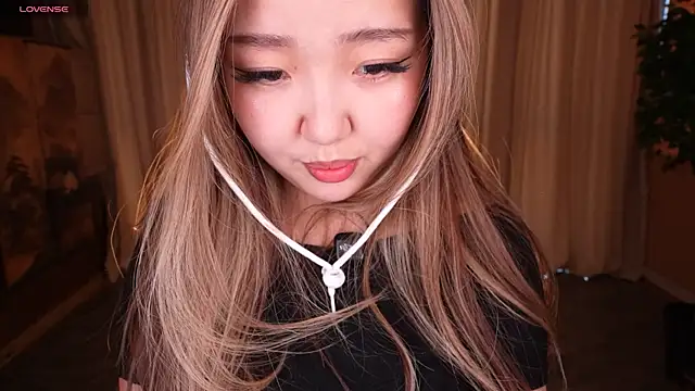 Amelyisthatyou online show from June 28, 3:34 am