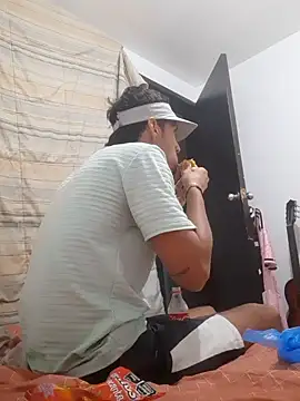 Snapshot of judesmith95 chatting on December 26, 11:57 pm judesmith95 online show from December 26, 11:57 pm