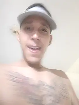 Snapshot of judesmith95 chatting on January 6, 4:15 am judesmith95 online show from January 6, 4:15 am