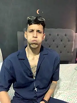 Snapshot of judesmith95 chatting on January 12, 8:25 pm judesmith95 online show from January 12, 8:25 pm