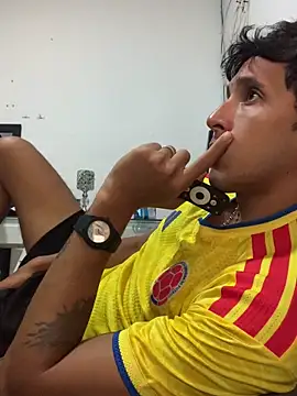 Snapshot of judesmith95 chatting on April 13, 4:56 pm judesmith95 online show from April 13, 4:56 pm