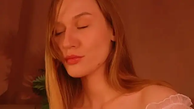 Hina  Derry online show from January 4, 2:04 pm