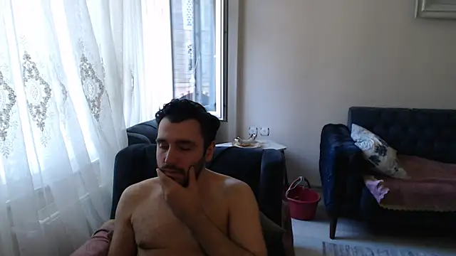 Snapshot of handsomeee04 chatting on June 4, 5:57 am handsomeee04 online show from June 4, 5:57 am