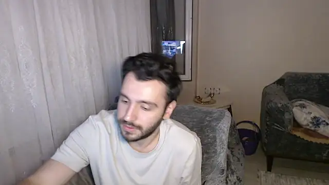 Snapshot of handsomeee04 chatting on June 11, 10:19 pm handsomeee04 online show from June 11, 10:19 pm