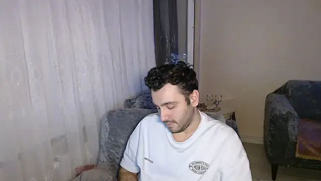 Snapshot of handsomeee04 chatting on June 13, 11:13 pm handsomeee04 online show from June 13, 11:13 pm