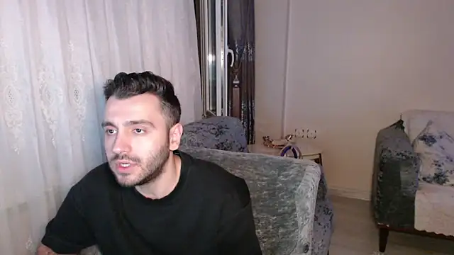 Snapshot of handsomeee04 chatting on June 19, 10:35 pm handsomeee04 online show from June 19, 10:35 pm