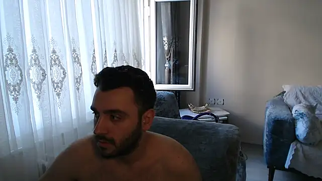 Snapshot of handsomeee04 chatting on June 23, 4:05 pm handsomeee04 online show from June 23, 4:05 pm