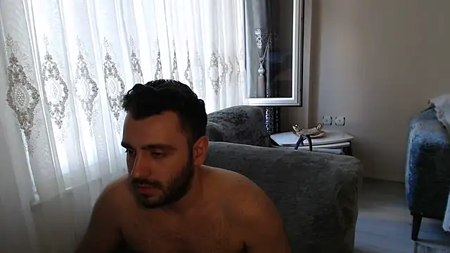 Snapshot of handsomeee04 chatting on June 24, 4:11 am handsomeee04 online show from June 24, 4:11 am