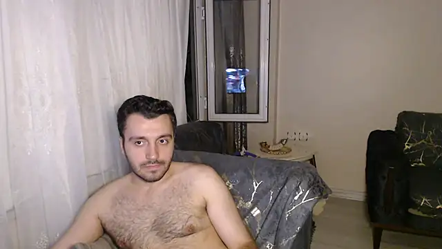 Snapshot of handsomeee04 chatting on July 17, 12:06 am handsomeee04 online show from July 17, 12:06 am