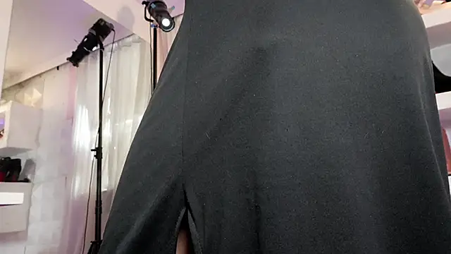 Mara-Bella online show from February 18, 8:05 pm