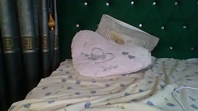 LeydiLi online show from March 19, 10:20 pm