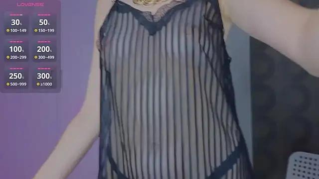 Snapshot of Cuteroxyfoxy chatting on July 2, 3:18 pm Cuteroxyfoxy online show from July 2, 3:18 pm