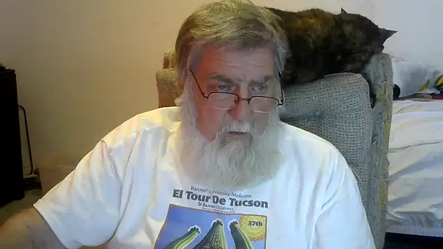 Snapshot of viejo_oso chatting on June 7, 10:13 pm viejo oso online show from June 7, 10:13 pm