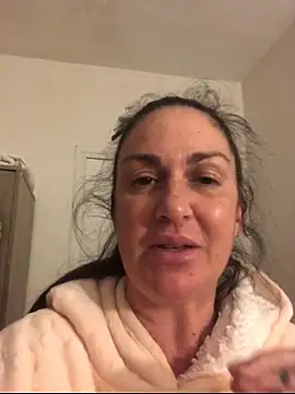 BELLAMORGANE1 online show from May 8, 9:31 pm
