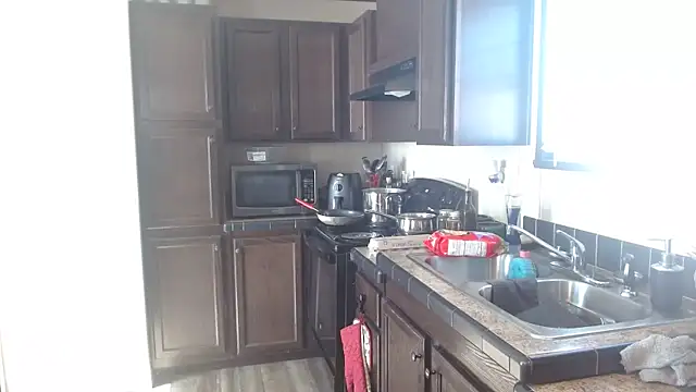 Snapshot of StephanieDaBeauty chatting on February 18, 6:26 pm StephanieDaBeauty online show from February 18, 6:26 pm