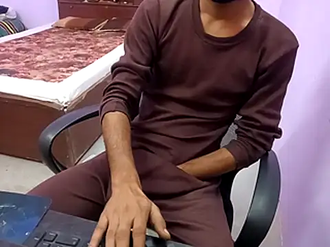 Snapshot of IamRentedBoybfriend chatting on January 14, 2:28 am IamRentedBoybfriend online show from January 14, 2:28 am