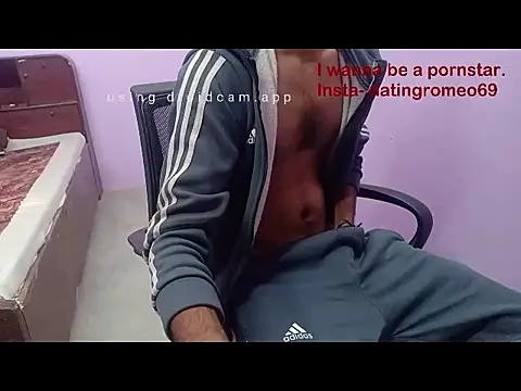 Snapshot of IamRentedBoybfriend chatting on January 17, 8:01 pm IamRentedBoybfriend online show from January 17, 8:01 pm