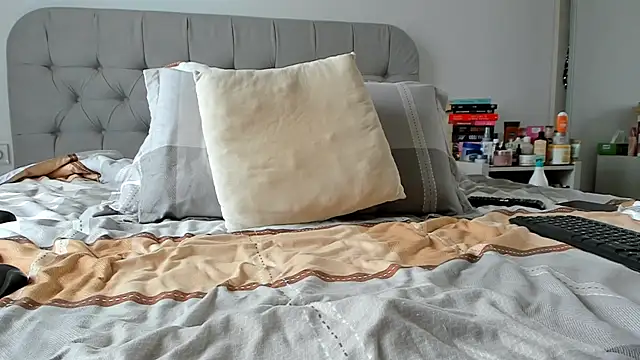 1royalpussy online show from May 22, 12:00 pm