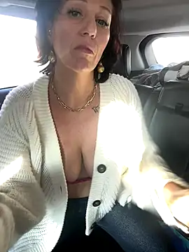 AlessasRoom online show from December 5, 8:05 pm