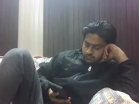 Snapshot of indihotguy chatting on November 15, 12:23 pm indihotguy online show from November 15, 12:23 pm