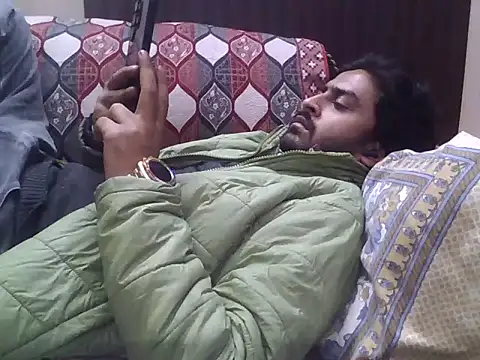 Snapshot of indihotguy chatting on December 15, 3:05 pm indihotguy online show from December 15, 3:05 pm