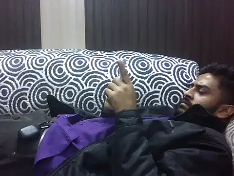 Snapshot of indihotguy chatting on February 16, 11:28 am indihotguy online show from February 16, 11:28 am