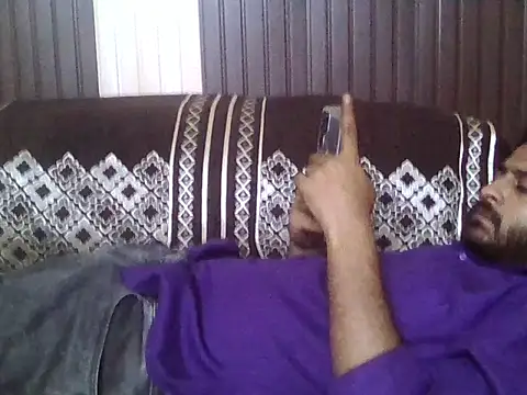 Snapshot of indihotguy chatting on April 18, 8:09 pm indihotguy online show from April 18, 8:09 pm
